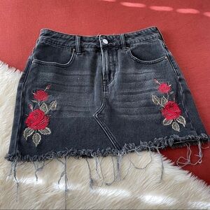 Pacsun womens black denim floral rose embroidered raw hem skirt size 26